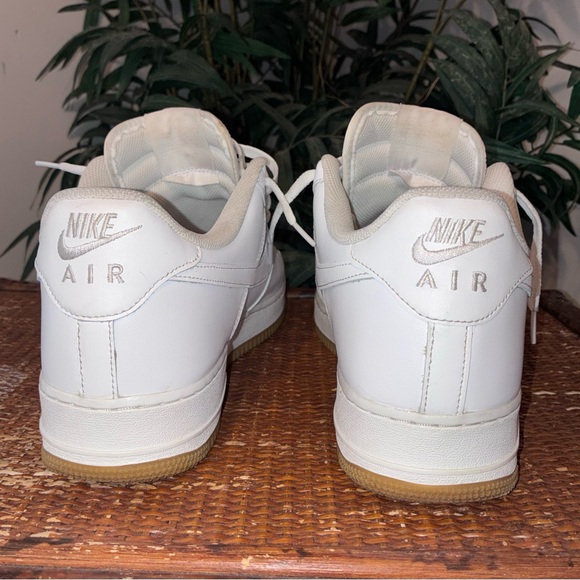 Nike Air Force 1 w/ Tan bottom - Picture 4 of 6